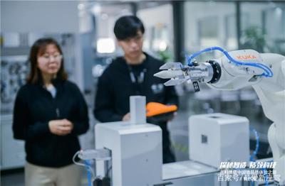 從生產(chǎn)到研發(fā) 探秘杭州灣吉利汽車(chē)工廠的智能機(jī)器人研發(fā)之路